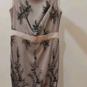 Платья вечерние