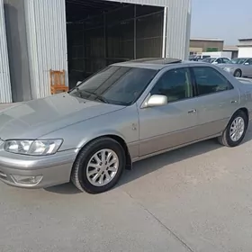 Toyota Camry 2000
