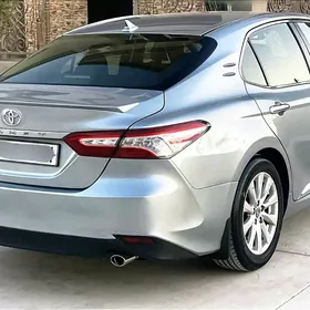 Toyota Camry 2018