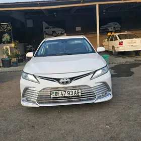 Toyota Camry 2021
