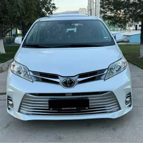 Toyota Sienna 2018