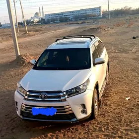 Toyota Highlander 2019