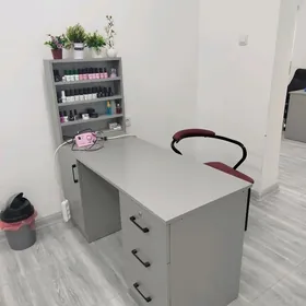 Требуется мастер по ногтям