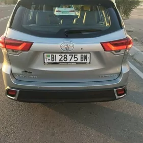 Toyota Highlander 2019