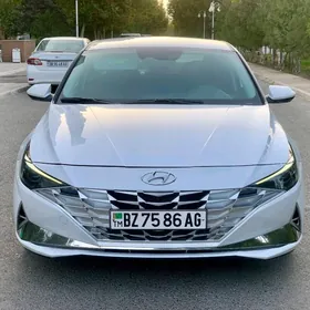 Hyundai Elantra 2022
