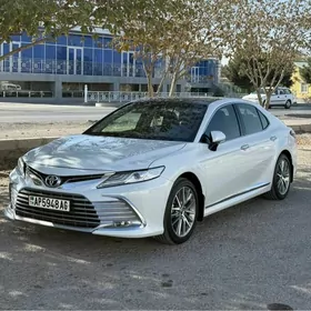 Toyota Camry 2021
