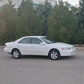 Toyota Camry 2001