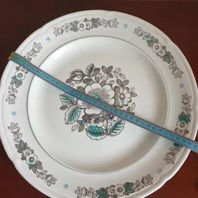 тарелки и блюдо