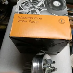 ВОДЯНАЯ ПОМПА Peugeot 405.