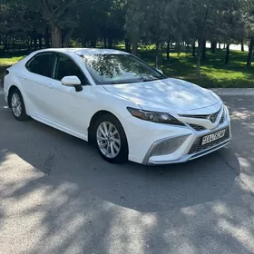 Toyota Camry 2021