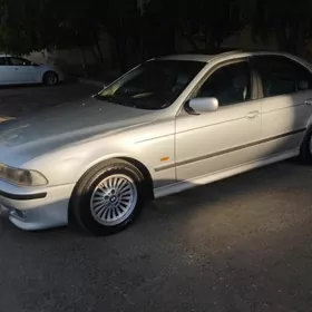 BMW E39 2000