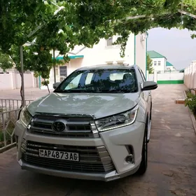 Toyota Highlander 2018