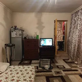 (2705)-30MKR 1-KOMNAT 1ETAJ BOGATYR MAGAZIN RAHMAN