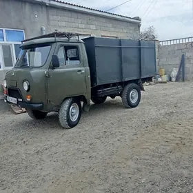 UAZ 452 1989