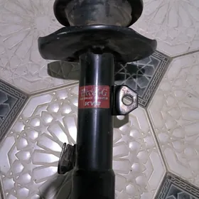 KYB Амортизатор