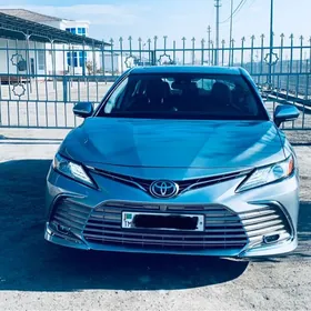 Toyota Camry 2020