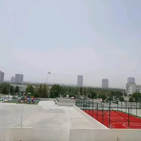 Элитка  4 комнаты 2й этаж