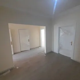 Änew panelka 3 komnat 3 etaž