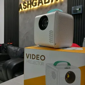 Proyektor/ Projector/ Proektor