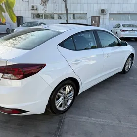 Hyundai Elantra 2019