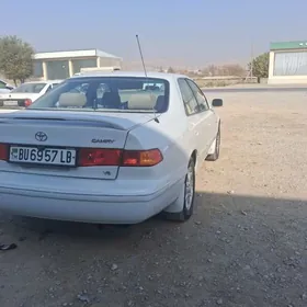 Toyota Camry 2000