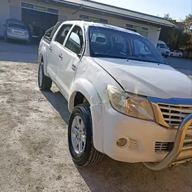 Toyota Hilux 2013