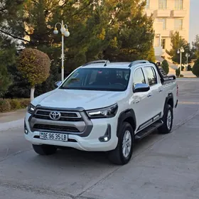 Toyota Hilux 2022