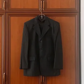 Костюм тройка.