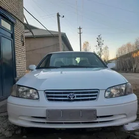 Toyota Camry 2000