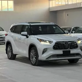 Toyota Highlander 2021