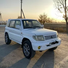 Mitsubishi Pajero 2000