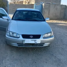 Toyota Camry 2000