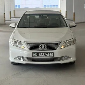 Toyota Camry 2014