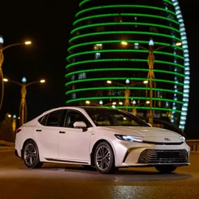 Toyota Camry Hybrid 2025