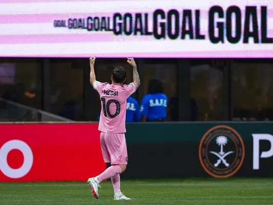 Messi taryhda ilkinji bolup 1300 gol+assist görkezijisine ýetdi