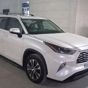 Toyota Highlander 2021