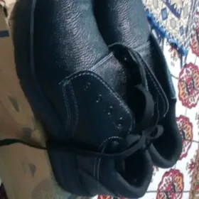 bota.     gurylsyk.  ayakgaby