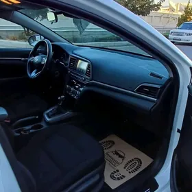 Hyundai Elantra 2020