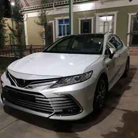 Toyota Camry 2024