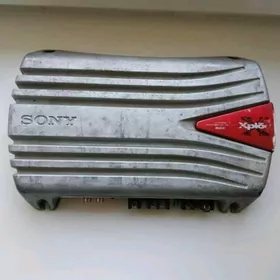 Sony Xplod usilitel 350W