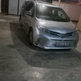Toyota Sienna 2010