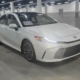 Toyota Camry 2025