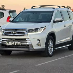 Toyota Highlander 2019