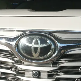 Toyota Highlander 2021
