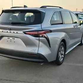 Toyota Sienna 2021