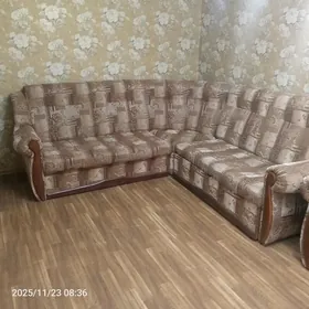 Диван угалок и одно кресла