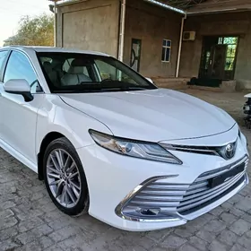 Toyota Camry 2021