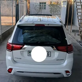 Mitsubishi Outlander 2022