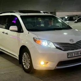 Toyota Sienna 2012