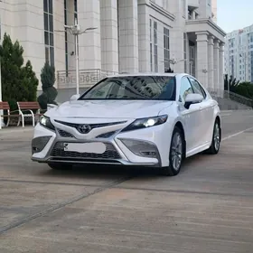 Toyota Camry 2021